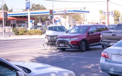 Tyler, TX – Multi-Vehicle Crash on W Front St Sends At Least One to Hospital