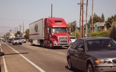 Smith County, TX – Overturned 18-Wheeler Closes Lane on I-20